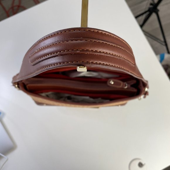 ETIENNE Ratten Hand Bag Faux Leather Trim Strap Center Zipper Pocket Two Pouches - Picture 6 of 15